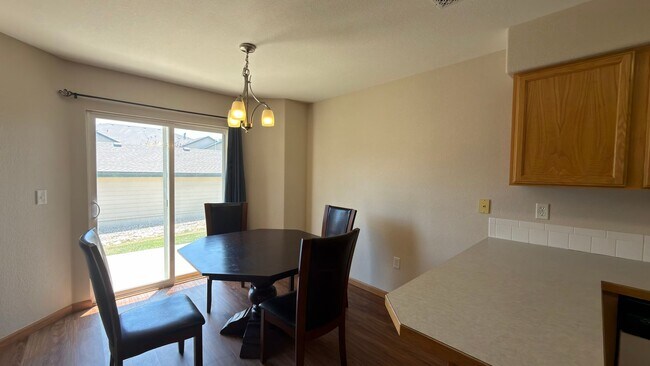 Building Photo - Great Townhome in Fort Collins