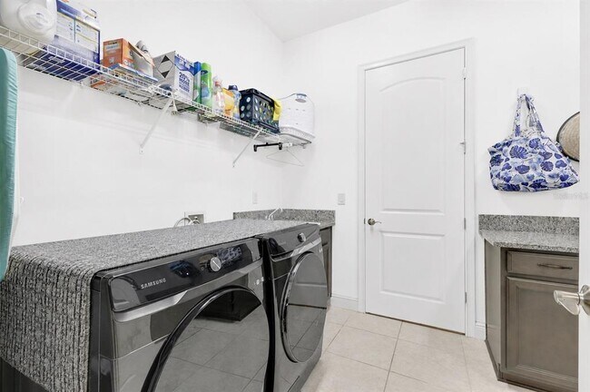 Building Photo - 13321 Oakenshaw Ln