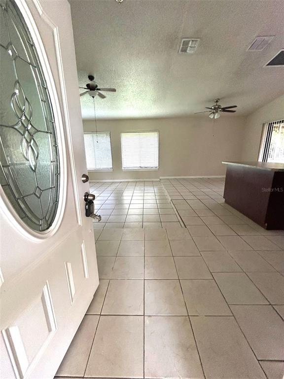 Building Photo - 844 E Flag Ln