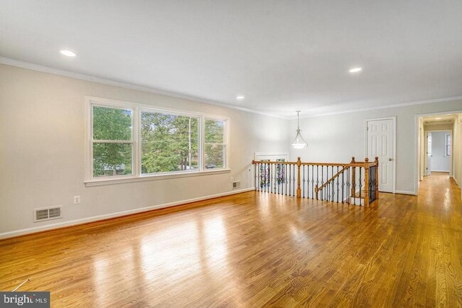 Building Photo - 9821 Hampton Ln