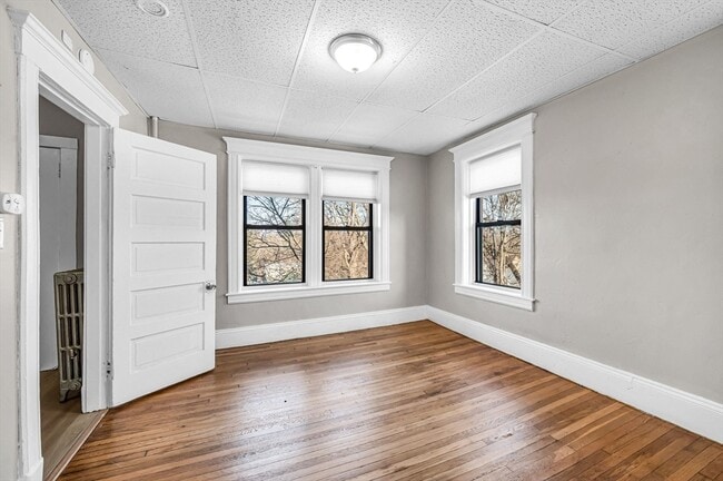 Building Photo - 92 Woodside Terrace