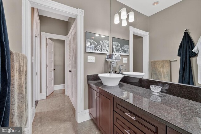 Building Photo - 1731 Riggs Pl NW