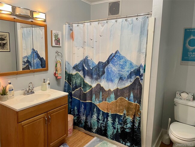 Building Photo - 90 Innis Ave