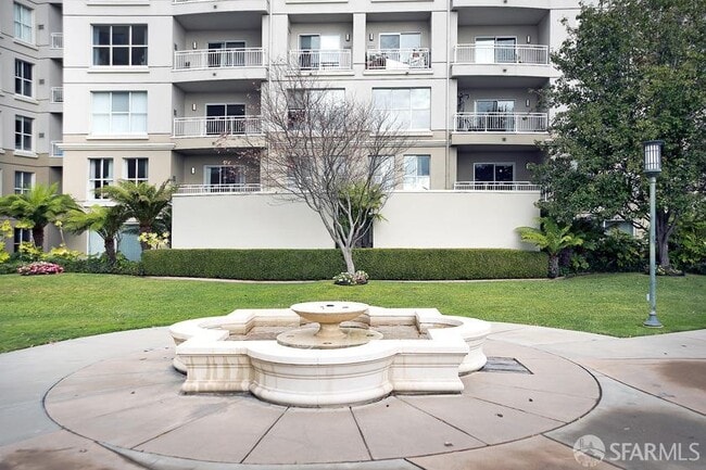 Building Photo - 140 Van Ness Ave