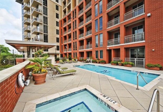Building Photo - 701 Royal Ct