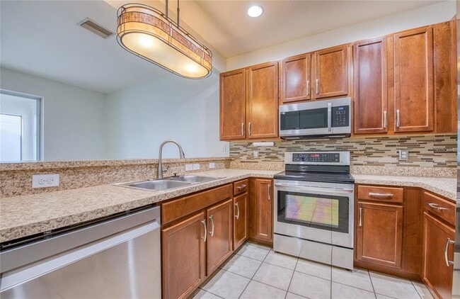 Building Photo - 4670 69th Pl N