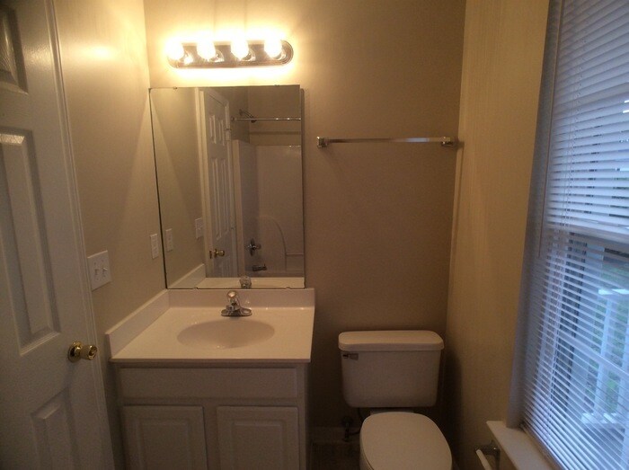 Building Photo - 4710 Biesterfield Dr