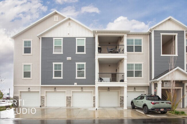 Building Photo - Fantastic Condo in Herriman City Center!
