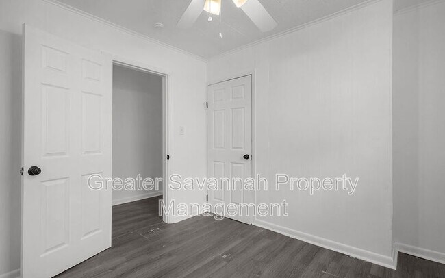 Building Photo - 612 W 42nd St