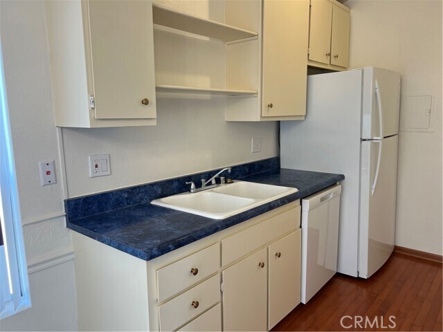 Building Photo - 1350 Cabrillo Park Dr