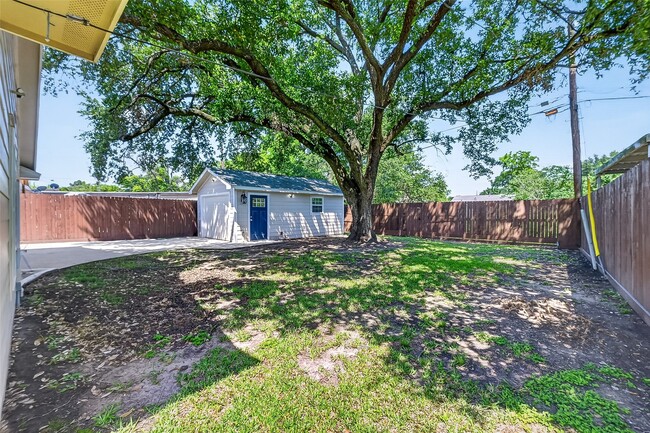 Building Photo - 7623 McHenry St