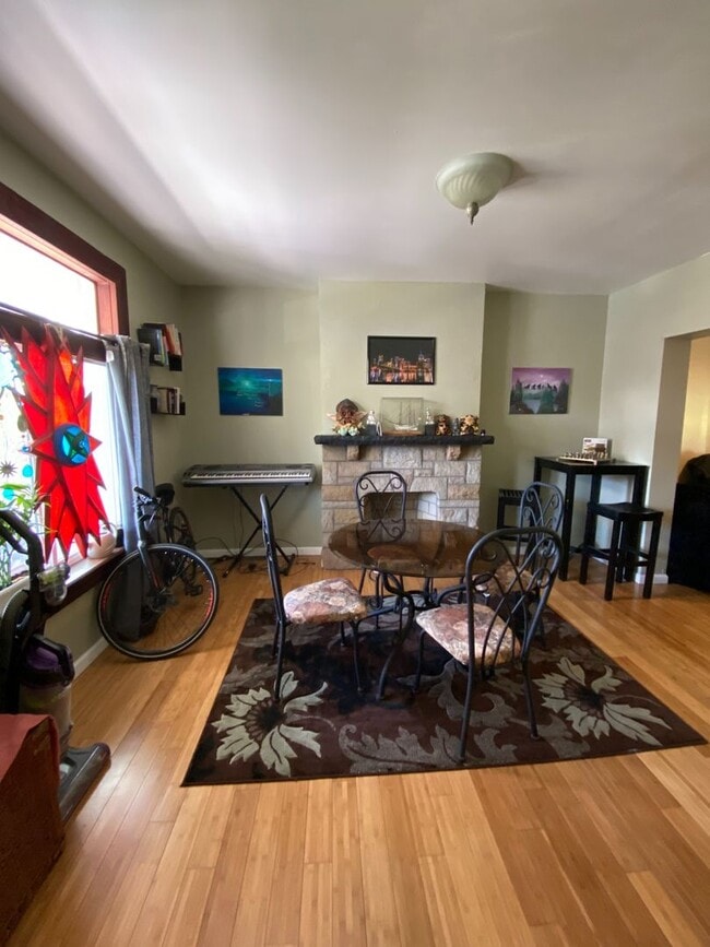 Building Photo - 405 Edgemont St