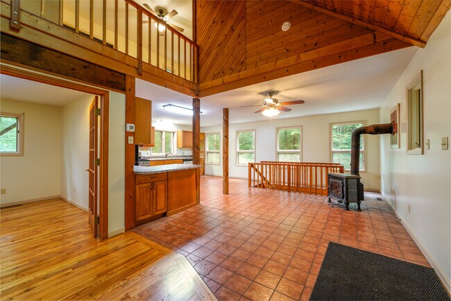 Building Photo - 480 Wingfield Way