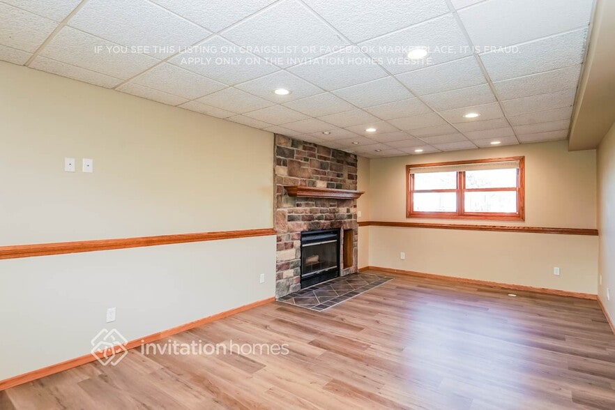 Building Photo - 3873 Hale Ave N