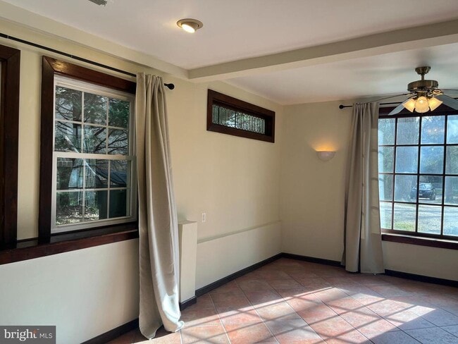 Building Photo - 6822 Sorrel St