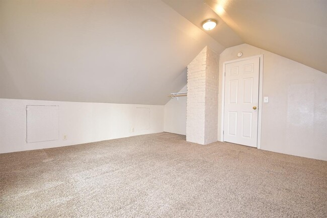 Building Photo - 2334 Augusta St