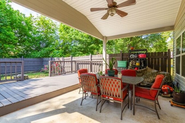 Building Photo - This beautifully 1 small Pet friendly 3 be...