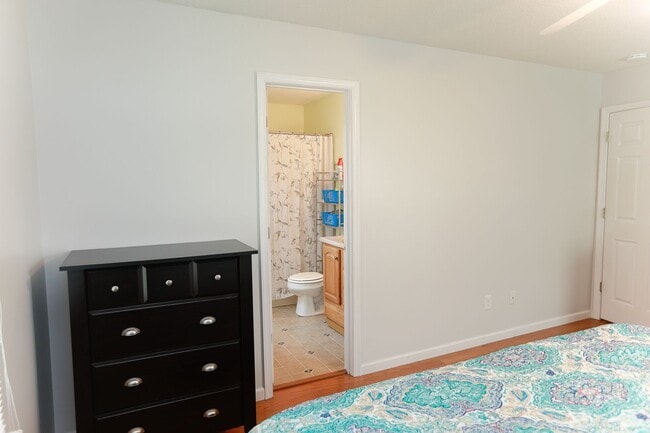 Building Photo - Modern Comfort in a Peaceful Setting – 4BR...