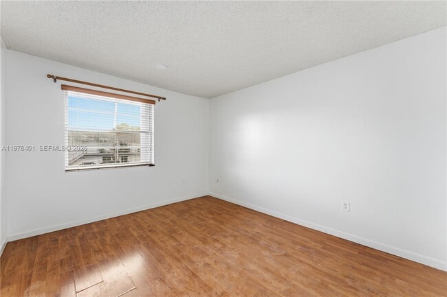 Building Photo - 6921 SW 129th Ave