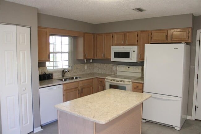 Building Photo - 1507 Lantana Ct