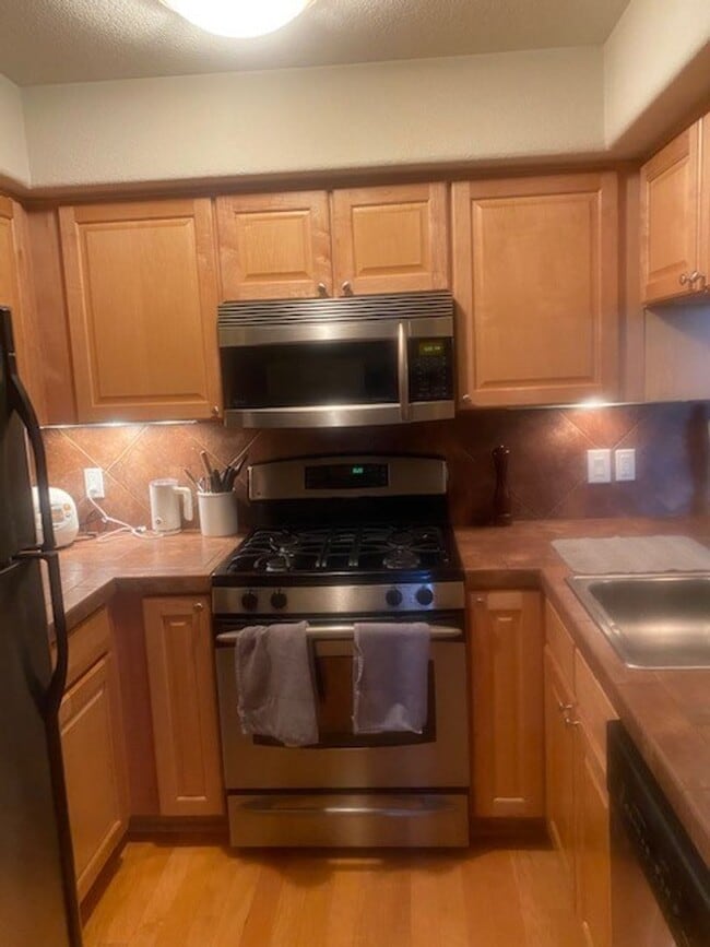 Building Photo - Beautiful 1B/1B Boulder Home