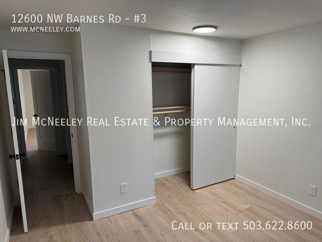 Building Photo - Remodeled Top Floor Condo in West Lake Vil...