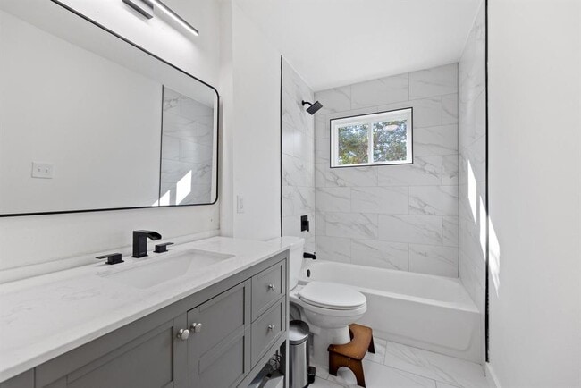 Building Photo - 5302 Woodmoor Dr