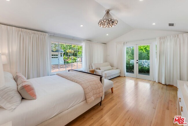 Building Photo - 797 Amalfi Dr