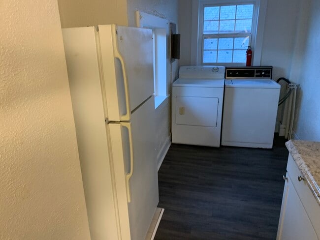 Building Photo - 316 N Grove St