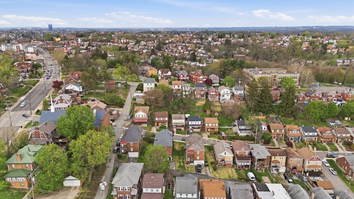 Building Photo - 107 Catskill Ave