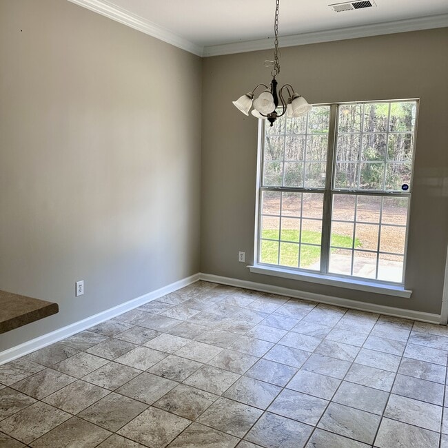 Building Photo - 384 Savannah Cir