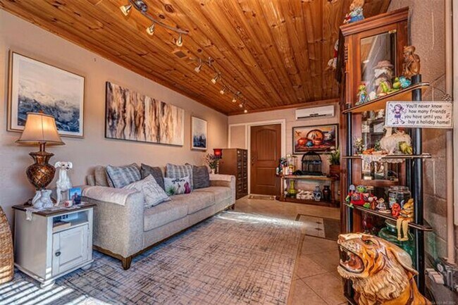 Building Photo - Furnished 3 Bed / 2 Bath Rental Near Lake Texoma – Utilities Included!