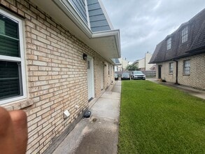 Building Photo - (OTR)4116Delaw