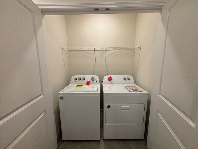 Building Photo - 11147 Crescent Deer Dr