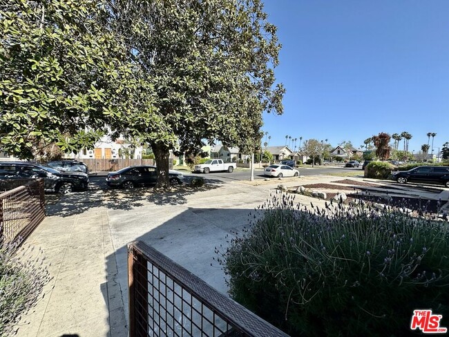 Building Photo - 2941 9th Ave