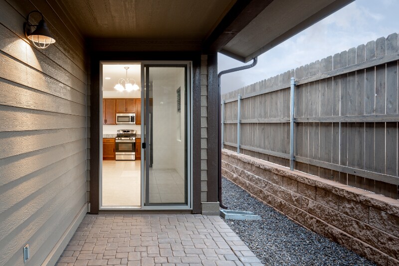 Building Photo - 2575 W Pollo Cir