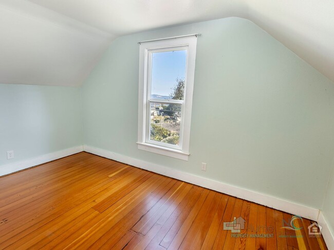 Building Photo - 3088 Felder uc
