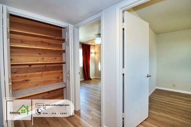 Building Photo - 310 Woodhill Dr