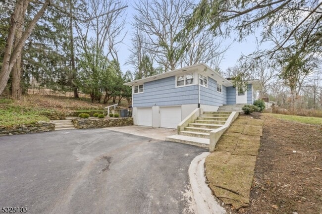 Building Photo - 427 Meyersville Rd