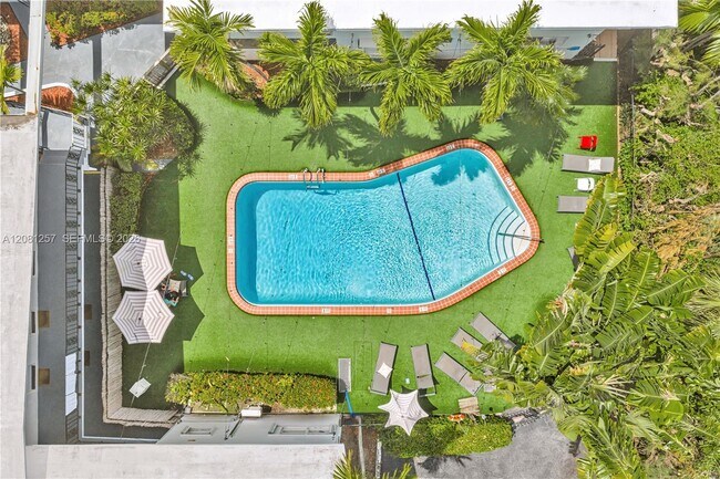 Building Photo - 10000 E Bay Harbor Dr