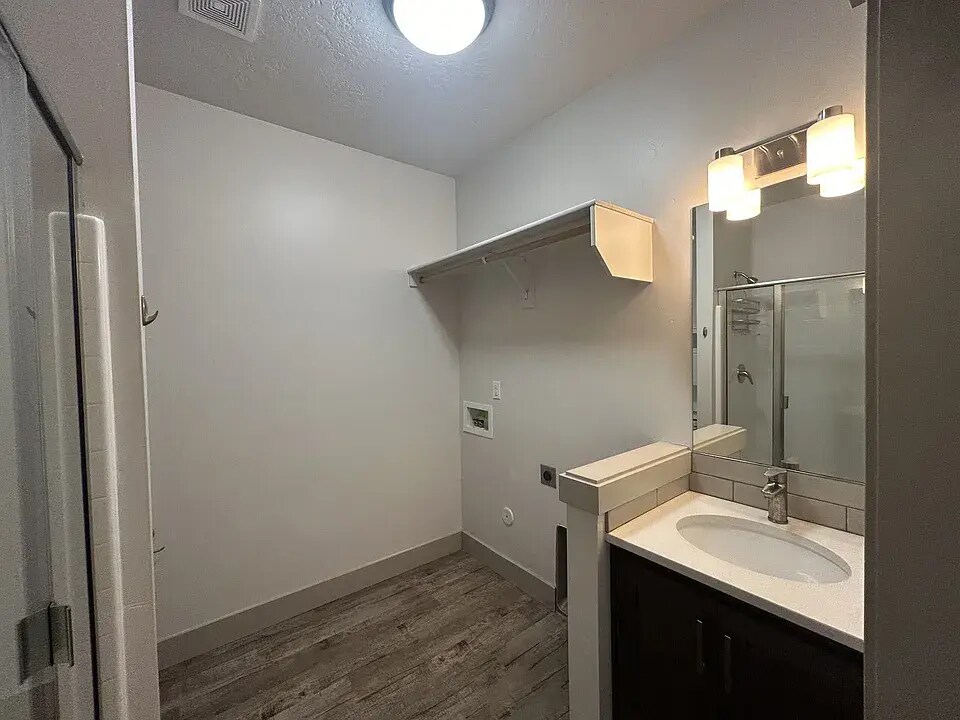 Building Photo - 106 Broken Pine Ln