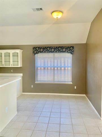Building Photo - 711 Rolling Hills Dr