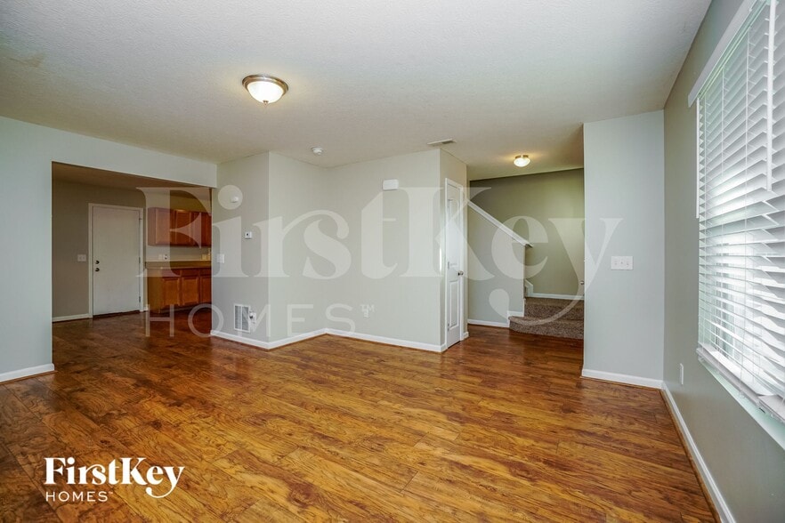 Building Photo - 6328 Marengo St