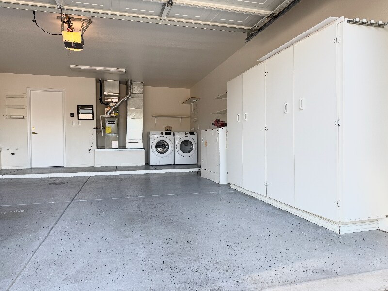 Building Photo - 10065 Hemet Dr