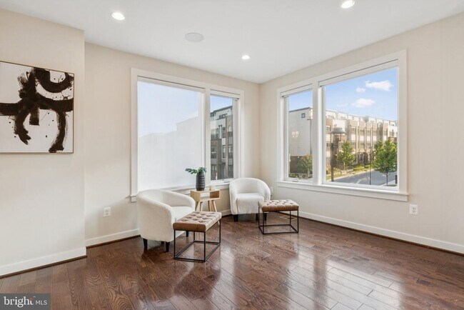 Building Photo - 8091 Red Hook St