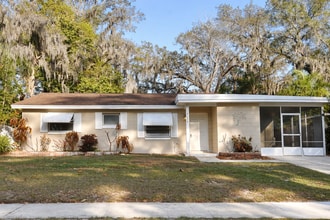 Building Photo - 5139 Oak Hill Dr