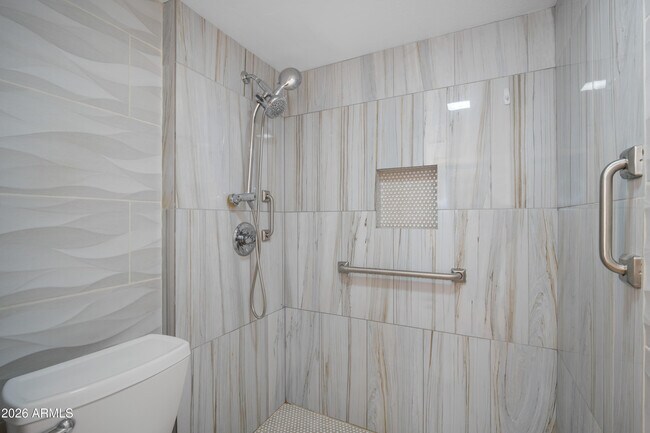 Building Photo - 729 W Coolidge St