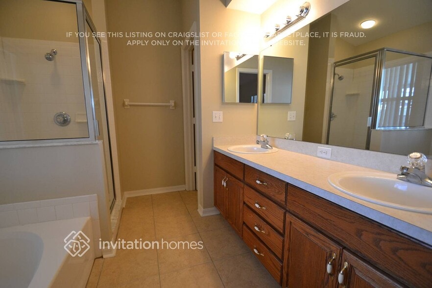 Building Photo - 10506 Juliano Dr