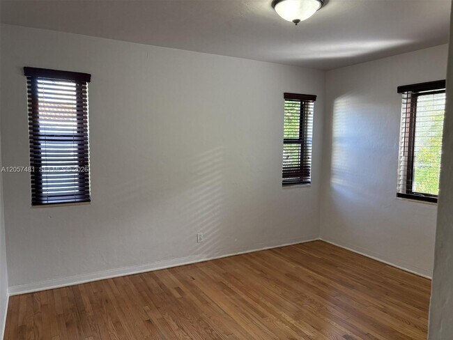 Building Photo - 1263 SW 18th St