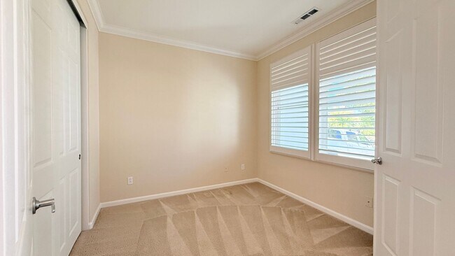 Building Photo - Beautiful 4BD/3BA, Two-Story Townhome in Alamo Creek, Danville- Available NOW!